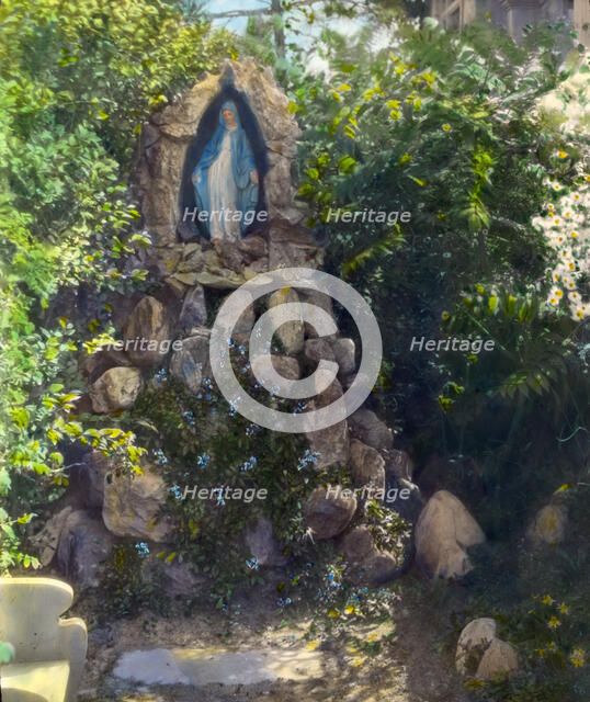 Unidentified garden, 1915. Creator: Frances Benjamin Johnston.