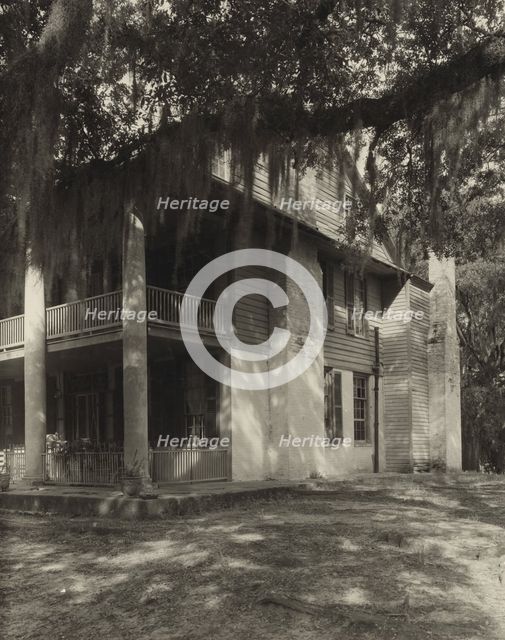Unidentified house, Natchez vic., Adams County, Mississippi, 1938. Creator: Frances Benjamin Johnston.