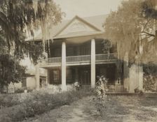 Unidentified house, Natchez vic., Adams County, Mississippi, 1938. Creator: Frances Benjamin Johnston
