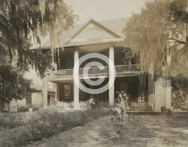 Unidentified house, Natchez vic., Adams County, Mississippi, 1938. Creator: Frances Benjamin Johnston.
