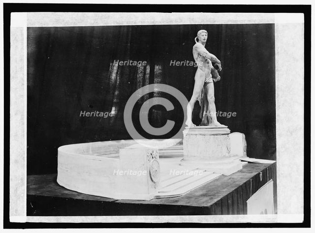 Unidentified statue, between 1910 and 1917. Creator: Harris & Ewing.