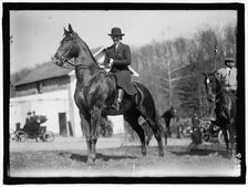 Unidentified Woman On Horse, between 1909 and 1914. Creator: Harris & Ewing