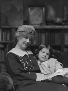 Unidentified woman and child, possibly members of the Percy MacKaye family, portrait..., ca. 1913. Creator: Arnold Genthe