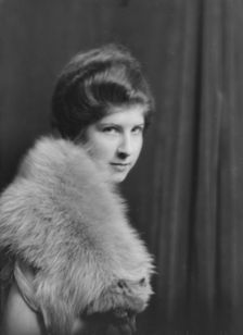 Unidentified woman, possibly Miss Dickey, portrait photograph, 1917 May 16. Creator: Arnold Genthe
