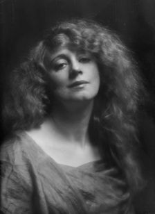 Unidentified woman, possibly Mrs. Ignace Paderewski or Mrs. Walter M. Werner..., c1906-1913. Creator: Arnold Genthe