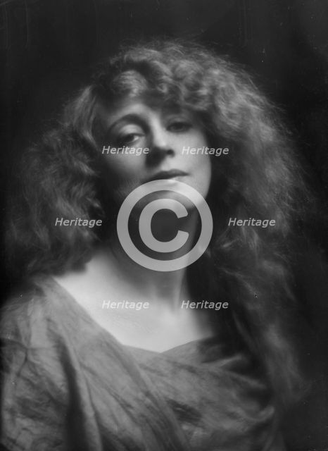 Unidentified woman, possibly Mrs. Ignace Paderewski or Mrs. Walter M. Werner..., c1906-1913. Creator: Arnold Genthe.