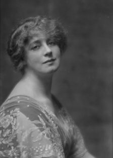 Unidentified woman, possibly Mrs. Ignace Paderewski or Mrs. Walter M. Werner..., c1906-1913. Creator: Arnold Genthe