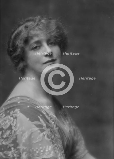 Unidentified woman, possibly Mrs. Ignace Paderewski or Mrs. Walter M. Werner..., c1906-1913. Creator: Arnold Genthe.
