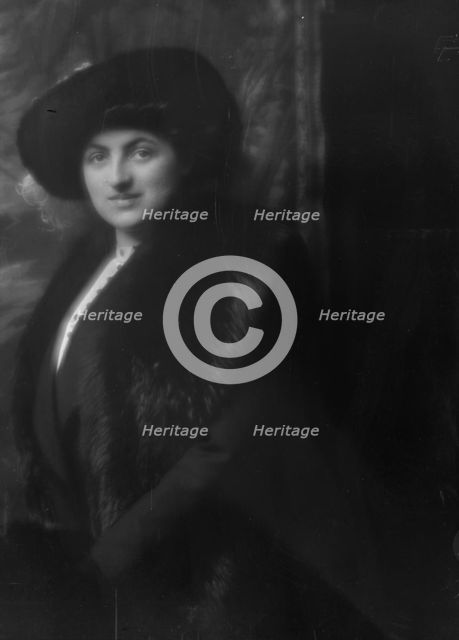 Unidentified woman, possibly Baroness Huard or Mrs. Francis Wilson, portrait photograph, ca. 1912. Creator: Arnold Genthe.