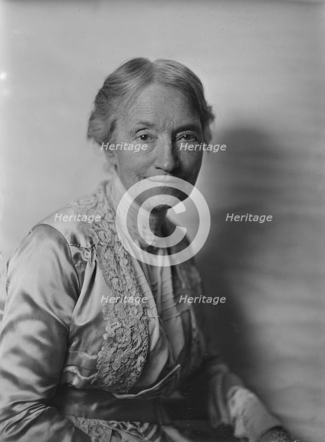 Unidentified woman, portrait photograph, between 1911 and 1942. Creator: Arnold Genthe.