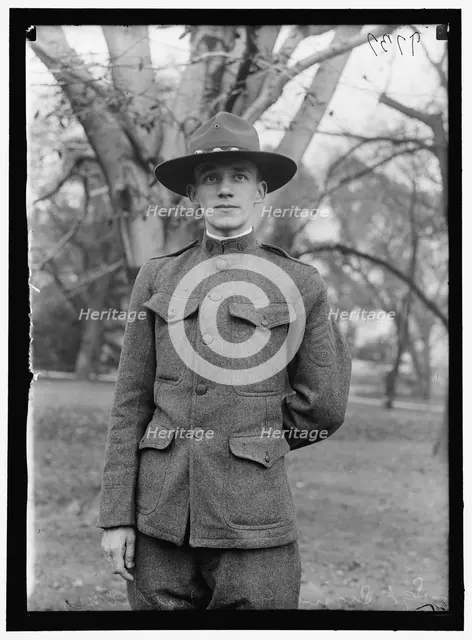 Uniforms: Sergeant, Signal Corps, Army, between 1916 and 1918. Creator: Harris & Ewing.