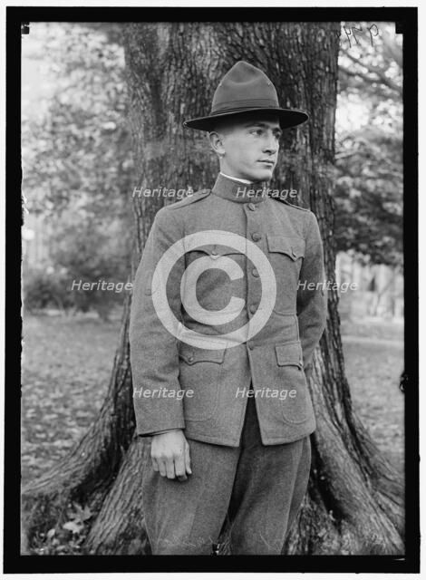 Uniforms: Private, Art. Regular, between 1916 and 1918. Creator: Harris & Ewing.