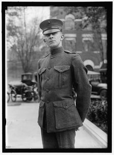 Uniforms: Private, Marine Corps, between 1916 and 1918. Creator: Harris & Ewing