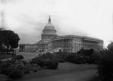 United States Capitol, Washington, D.C., between 1900 and 1905. Creator: Unknown