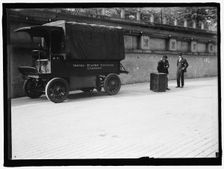 United States Express Company truck, between 1910 and 1917. Creator: Harris & Ewing