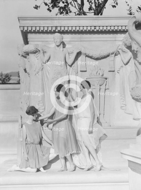 University of California at Berkeley dancers, 1927 Creator: Arnold Genthe.
