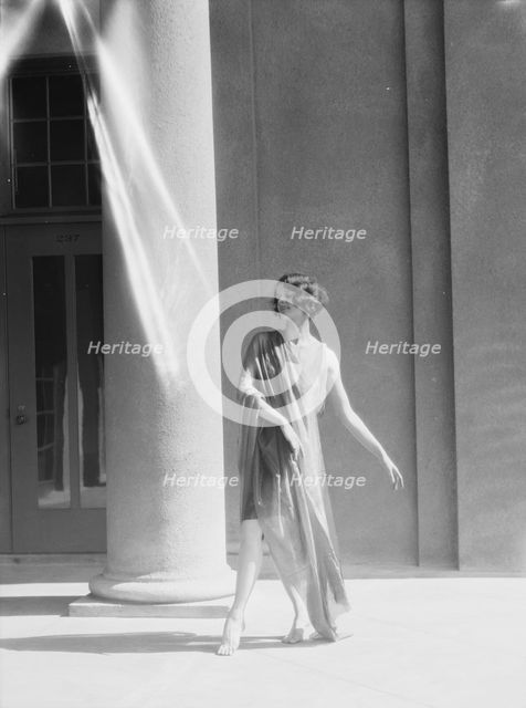 University of California at Berkeley dancers, 1927 Creator: Arnold Genthe.