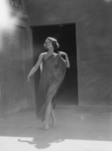 University of California at Berkeley dancers, 1927 Creator: Arnold Genthe