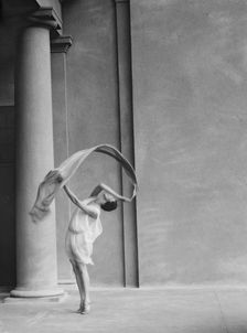University of California at Berkeley dancers, 1927 Creator: Arnold Genthe