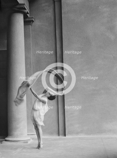 University of California at Berkeley dancers, 1927 Creator: Arnold Genthe.
