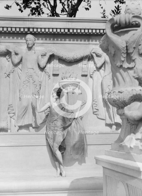 University of California at Berkeley dancers, 1927 Creator: Arnold Genthe.