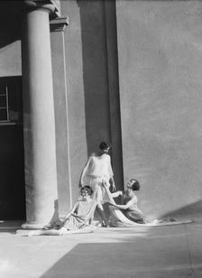 University of California at Berkeley dancers, 1927 Creator: Arnold Genthe