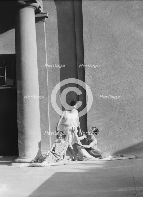 University of California at Berkeley dancers, 1927 Creator: Arnold Genthe.