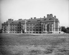 University of Minnesota, main building (Folwell Hall), Minneapolis, Minn., between 1907 and 1910. Creator: Unknown