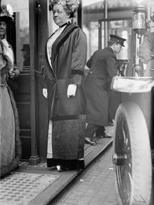 Unknown woman, 1st Breakfast?, 1913. Creator: Harris & Ewing