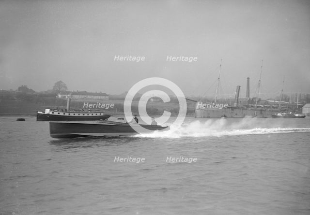 Unknown hydroplane underway, 1912. Creator: Kirk & Sons of Cowes.
