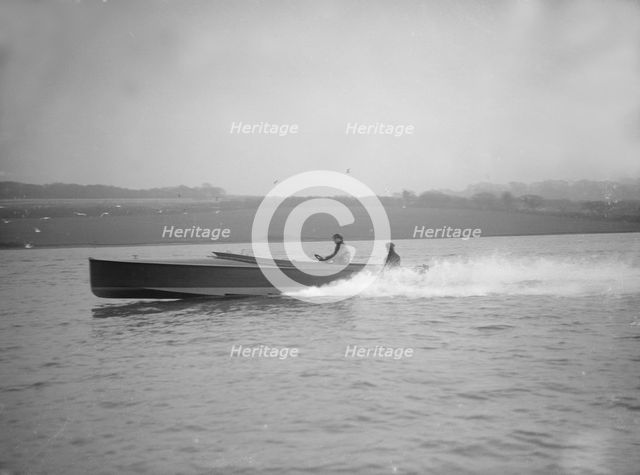 Unknown hydroplane underway, 1912. Creator: Kirk & Sons of Cowes.