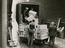 Unloading the exhibits for the International Exhibition of Chinese Art 1935. Creator: Topical Press Agency
