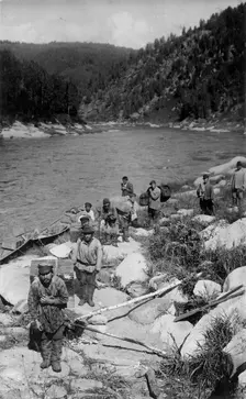 Unloading the Land-Management Expedition Boats, for Detouring the Mrassu River Rapid, 1913. Creator: GI Ivanov