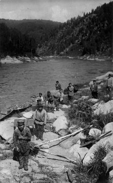 Unloading the Land-Management Expedition Boats, for Detouring the Mrassu River Rapid, 1913. Creator: GI Ivanov