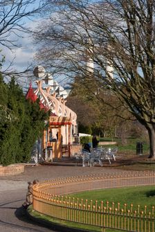 UK, London, Battersea Park, 2009. Creator: Ethel Davies