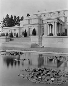 "Uplands," Charles Templeton Crocker house, 400 Uplands Drive, Hillsborough, California, 1917. Creator: Frances Benjamin Johnston