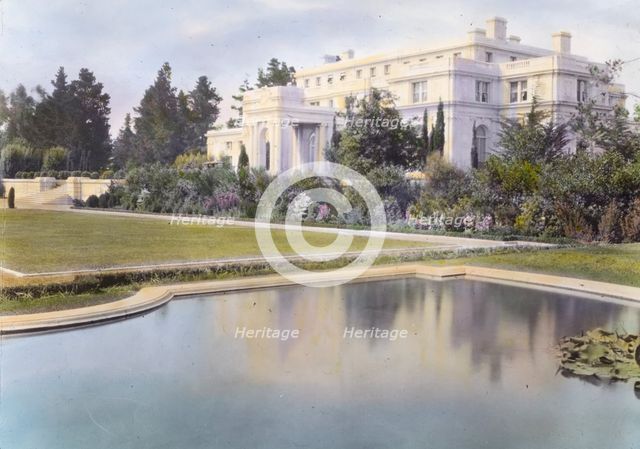 "Uplands," Charles Templeton Crocker house, 400 Uplands Drive, Hillsborough, California, 1917. Creator: Frances Benjamin Johnston.