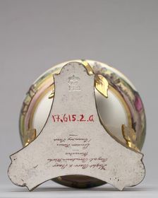 Urn, c. 1815. Creator: Flight, Barr and Barr (British)