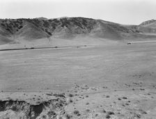 U.S. 99 on ridge over Tehachapi Mountains, 1939. Creator: Dorothea Lange
