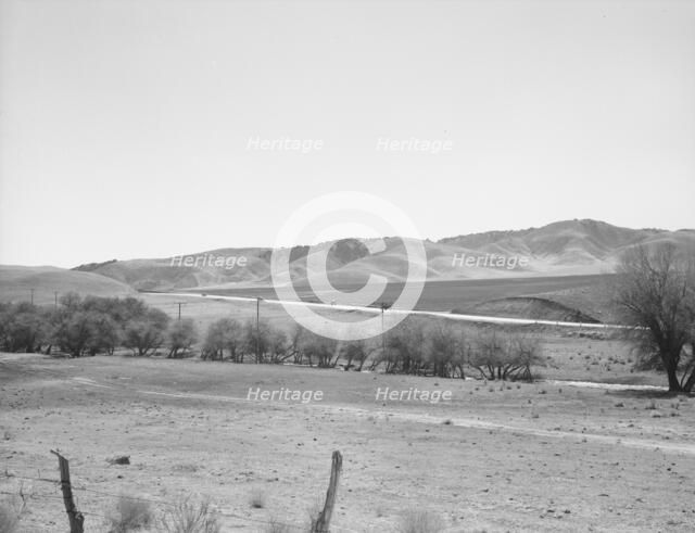 U.S. 99 on ridge over Tehachapi Mountains, 1939. Creator: Dorothea Lange.