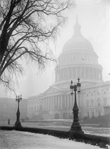 U.S. Capitol, 1917. Creator: Harris & Ewing
