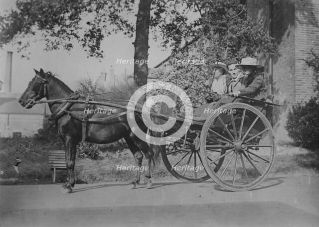 U.S. wounded in England, between c1915 and c1920. Creator: Bain News Service.