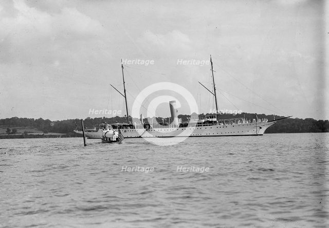 USS Mayflower, 1911. Creator: Harris & Ewing.