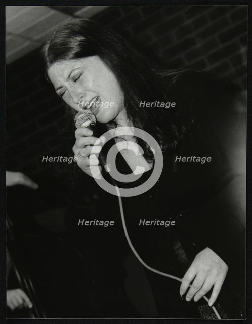 Vocalist Anita Wardell performing at The Fairway, Welwyn Garden City, Hertfordshire, 2000. Artist: Denis Williams