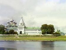 Vodianye Gates and archbishop's chambers, Ipatievsky Monastery, Kostroma, 1911. Creator: Sergey Mikhaylovich Prokudin-Gorsky