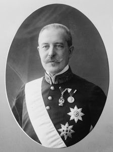 von Aehrenthal, cameo portrait, in uniform, 1910. Creator: Bain News Service