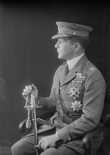 Von Holm, Fritz, Dr., portrait photograph, between 1913 and 1923. Creator: Arnold Genthe