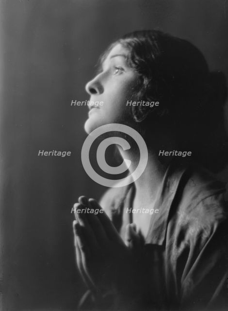 Von Radwan, Inge, Mrs., 1917 July 25. Creator: Arnold Genthe.