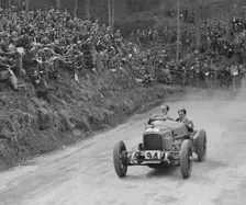 Vauxhall 30/98 competing in the Shelsley Walsh Amateur Hillclimb, Worcestershire, 1929. Artist: Bill Brunell