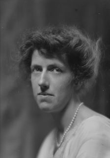 Vail, Katherine L., portrait photograph, 1913. Creator: Arnold Genthe